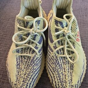 Adidas YEEZY Boost 350 V2 Semi Frozen Yellow Mens Sz. 9 BEAUTIFUL!!